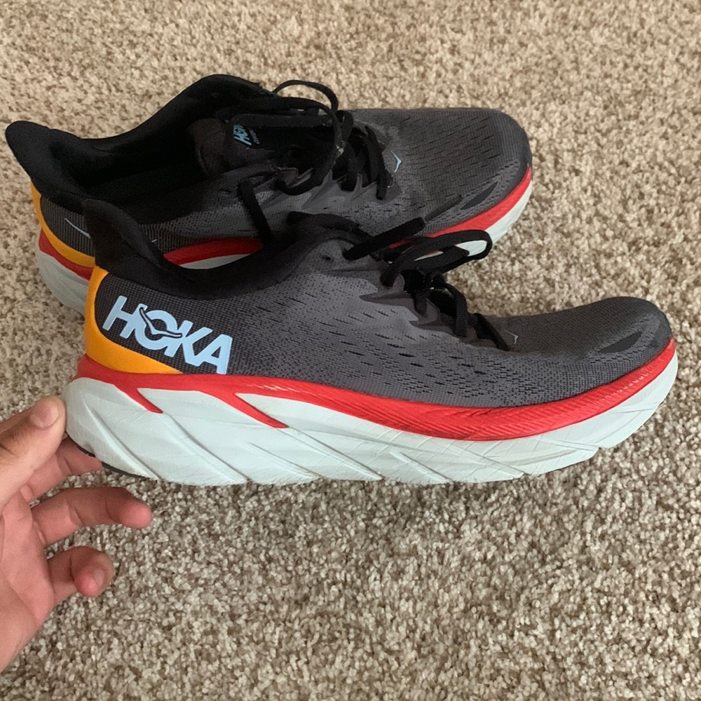 Hoka Clifton 8 size 9